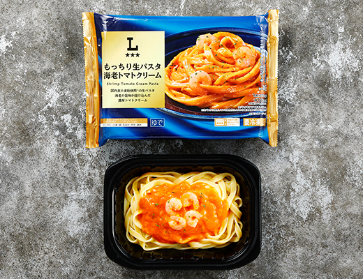 もっちり生パスタ 海老トマトクリーム ローソン もっちり生パスタに海老の旨味・風味を凝縮したトマトクリームソース。