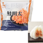 ローソンのプレミアムおにぎり 鮭明太。税込価格：246円、カロリー：193kcal、たんぱく質：5.4g、脂質：1.3g、炭水化物：40.6g、糖質：39g、食物繊維：1.6g、食塩相当量：1.3g。
