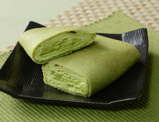 Uchi Café×森半　濃い抹茶クレープ ローソン 森半コラボ商品。2種類のクリームを包んだ抹茶の味わいが楽しめるクレープ。