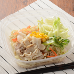 1食分の野菜冷しちゃんぽん ローソン 旨味とコクのあるちゃんぽんスープとのど越し良い麺で暑い夏でも食べやすい！※ 1食分の野菜を摂れる冷し麺。 (厚生労働省「健康日本21」＜第三次＞より)