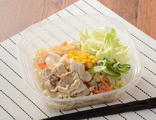 1食分の野菜冷しちゃんぽん ローソン 旨味とコクのあるちゃんぽんスープとのど越し良い麺で暑い夏でも食べやすい！※ 1食分の野菜を摂れる冷し麺。 (厚生労働省「健康日本21」＜第三次＞より)