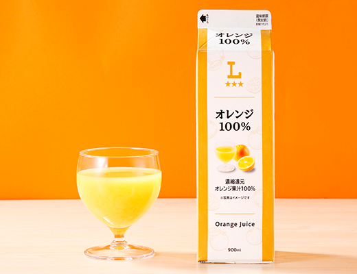 オレンジ100％ ローソン 甘味と酸味のバランスがとれた、爽やかな味わいのオレンジジュース。