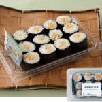 ローソンの細巻納豆 12巻。税込価格：441円、カロリー：319kcal、たんぱく質：11.7g、脂質：3.8g、炭水化物：61.3g、糖質：57.7g、食物繊維：3.6g、食塩相当量：2.3g。