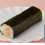 ローソンの手巻寿司 海老マヨ。税込価格：279円、カロリー：179kcal、たんぱく質：4.3g、脂質：4.4g、炭水化物：31.1g、糖質：30g、食物繊維：1.1g、食塩相当量：1.6g。
