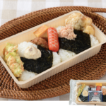 ローソンのおにぎりおかずセット(シーチキン®マヨネーズ・鮭)。税込価格：441円、カロリー：468kcal、たんぱく質：14.6g、脂質：13.8g、炭水化物：72.9g、糖質：69.7g、食物繊維：3.2g、食塩相当量：2.7g。