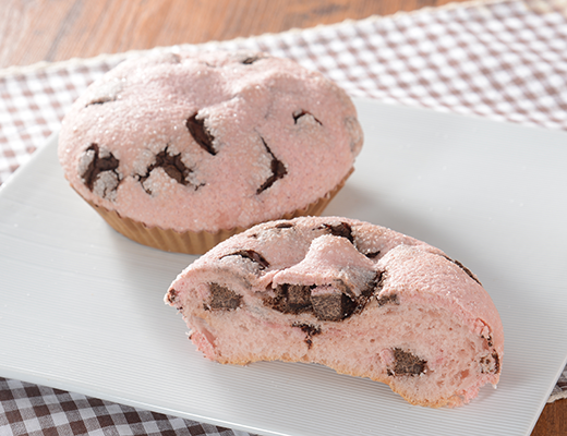 ゴロチョコ！メロンパン いちご ローソン ゴロゴロとしたチョコがおいしい、苺果汁を使用した苺の風味のメロンパン！