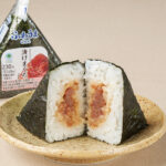 ファミリーマートの【北陸】青磯海苔 漬けまぐろを比較する。税込価格：248円。醤油・みりんなどで味付けした漬けまぐろと、まぐろたたきを使用したおむすびです。漬けまぐろと合う、青磯海苔を使用しました。