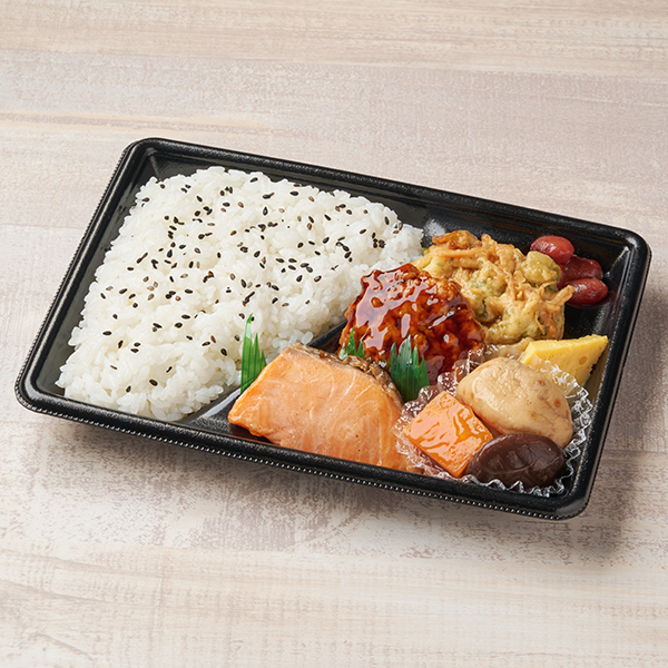ファミリーマートの【北陸】北陸限定！幕の内弁当を比較する。税込価格：598円。焼鮭・かき揚げ・鶏つくね・煮物などバラエティ豊かなおかずを盛り込んだ幕の内弁当です。