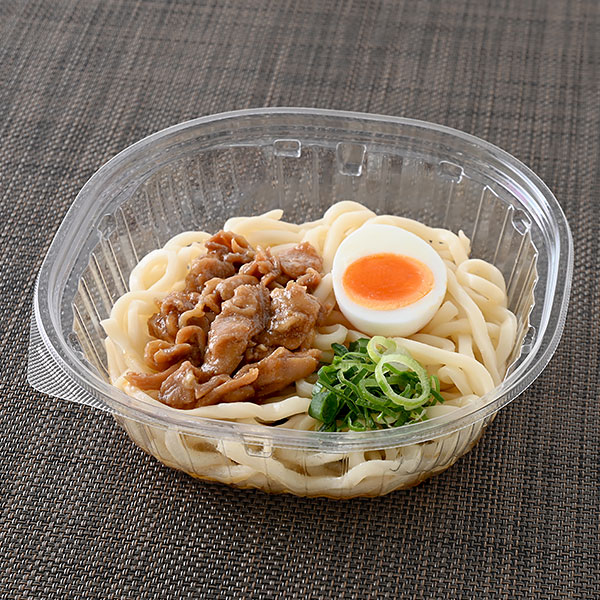 ファミリーマートの【九州】勝利のイエロー卵！ かしわ親子うどんを比較する。税込価格：498円。「福岡ソフトバンクホークス」応援企画対象商品です。甘辛く味付けしたかしわ煮とゆでたまごを合わせた冷しうどんです。