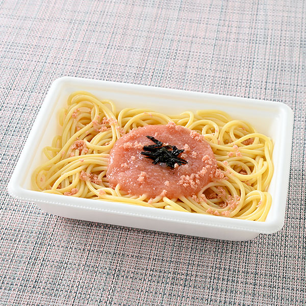ファミリーマートのたらこパスタを比較する。税込価格：321円。お手軽なサイズのたらこパスタです。たらこソースにはこんぶ茶を加えた旨みが特徴です。トッピングにきざみ海苔入りです。