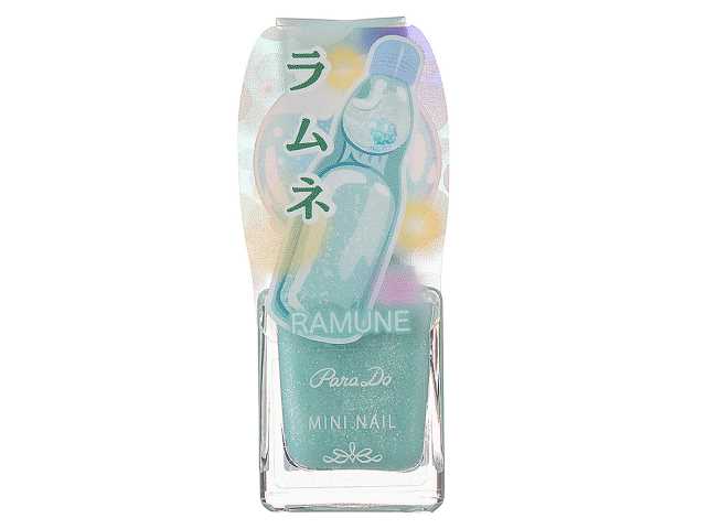 セブンイレブンのパラドゥ ミニネイル ＢＬ１８を比較する。税込価格：440円。