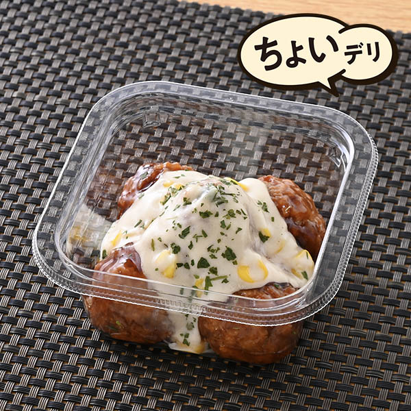ファミリーマートの【九州】コーン季も勝つ！甘だれ肉団子（コーンマヨ）を比較する。税込価格：298円。「福岡ソフトバンクホークス」応援企画対象商品です。九州醤油や三温糖、みりんベースの甘めのタレに絡めた肉団子です。チームカラーに見立てたコーンマヨを添えました。