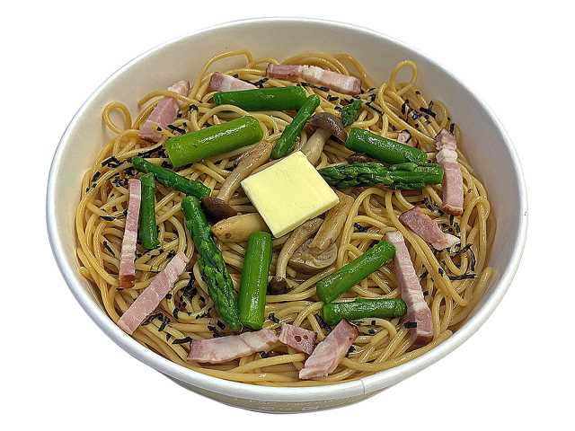 セブンイレブン 国産アスパラとベーコンのバター醤油パスタ
