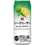 セブンイレブンの７ザ・プライス シークヮーサー ストロングサワー ５００ｍｌを比較する。税込価格：143円。沖縄産シークヮーサー果汁本来のフレッシュな香りと味わい、ストロングサワーならではのアルコール感がお楽しみいただけます。