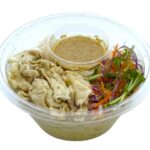 セブンイレブンの豚しゃぶパスタサラダを比較する。税込価格：397円、カロリー：369kcal、1円あたりカロリー：0.93kcal/円、たんぱく質：16.6g、1円あたりたんぱく質：0.04g/円、脂質：16.6g、炭水化物：40.5g、糖質：35.9g、食物繊維：4.6g、食塩相当量：3.1g。豚しゃぶ、野菜、パスタをごまポン酢と一緒に召し上がっていただくパスタサラダです。アレルギー：卵、小麦。