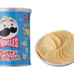 セブンイレブンの日本ケロッグ プリングルズＳ ウルトラマンガーリックバターを比較する。税込価格：181円。アレルギー：乳、小麦。