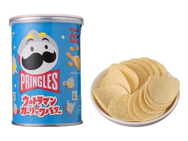 セブンイレブンの日本ケロッグ プリングルズＳ ウルトラマンガーリックバターを比較する。税込価格：181円。アレルギー：乳、小麦。