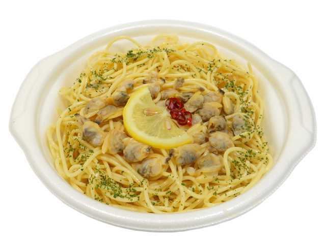 セブンイレブンのレモン香る あさりのボンゴレスープパスタを比較する。税込価格：529円、カロリー：438kcal、1円あたりカロリー：0.83kcal/円、たんぱく質：23.4g、1円あたりたんぱく質：0.04g/円、脂質：10.3g、炭水化物：65g、糖質：60.9g、食物繊維：4.1g、食塩相当量：3.8g。レモンを加え爽やかな仕立てにした、あさりの旨味が感じられるボンゴレスープパスタです。アレルギー：乳、小麦、かに。