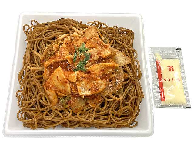 セブンイレブン 旨辛豚キムチ焼そば マヨネーズ付き