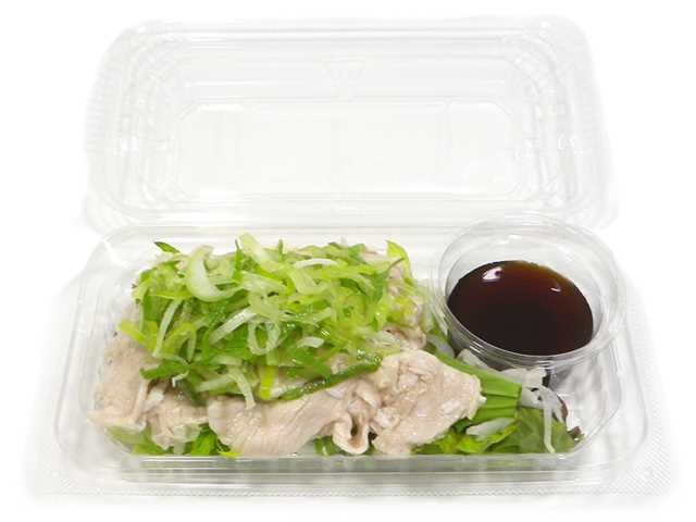 セブンイレブンの冷たいまま食べる 豚ももの冷しゃぶを比較する。税込価格：430円、カロリー：157kcal、1円あたりカロリー：0.37kcal/円、たんぱく質：16.9g、1円あたりたんぱく質：0.04g/円、脂質：7.9g、炭水化物：5g、糖質：3.9g、食物繊維：1.1g、食塩相当量：2g。上州麦豚の豚しゃぶと野菜を組み合わせ、柚子ぽん酢でさっぱりと食べられる冷惣菜です。アレルギー：小麦。