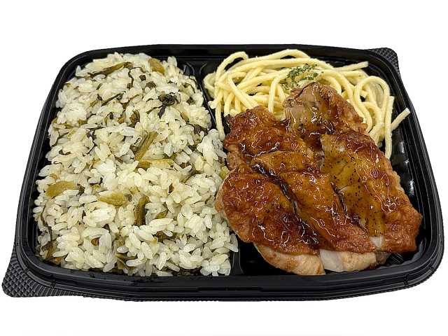 セブンイレブンの高菜めしと鶏の炙り焼き弁当を比較する。税込価格：680円、カロリー：556kcal、1円あたりカロリー：0.82kcal/円、たんぱく質：30.8g、1円あたりたんぱく質：0.05g/円、脂質：13.5g、炭水化物：78.9g、糖質：76.5g、食物繊維：2.4g、食塩相当量：6g。原材料高騰の為、商品価格を変更しております。具材感のある高菜めしと、にんにく醤油で味付けし香ばしく焼き上げた炙り鶏を組み合わせたお弁当です。アレルギー：卵、乳、小麦。