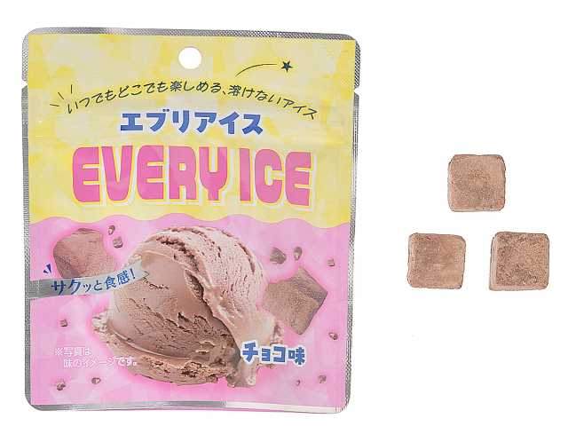 セブンイレブンのエブリアイス チョコ味を比較する。税込価格：216円。アレルギー：乳。