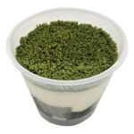 セブンイレブンのとろけるティラミス 静岡茶使用を比較する。税込価格：302円、カロリー：175kcal、1円あたりカロリー：0.58kcal/円、たんぱく質：3.6g、1円あたりたんぱく質：0.01g/円、脂質：9.9g、炭水化物：18.1g、糖質：17.5g、食物繊維：0.6g、食塩相当量：0.1g。静岡茶ソースとなめらか食感のティラミスムースを絡めて食べるティラミスです。アレルギー：卵、乳、小麦。