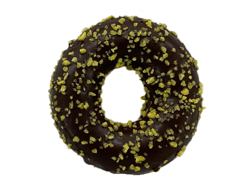 セブンイレブンのもちもち食感どーなつ チョコ＆クランブルを比較する。税込価格：160円、カロリー：240kcal、1円あたりカロリー：1.50kcal/円、たんぱく質：2.9g、1円あたりたんぱく質：0.02g/円、脂質：13.1g、炭水化物：28g、糖質：27.3g、食物繊維：0.7g、食塩相当量：0.7g。もちもち食感の生地にチョココーチング、クランブルをトッピングしたドーナツです。アレルギー：卵、乳、小麦。