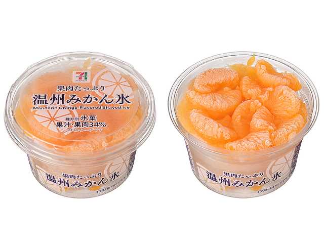 セブンイレブンの７プレミアム 温州みかん氷を比較する。税込価格：235円、カロリー：112kcal、1円あたりカロリー：0.48kcal/円、たんぱく質：0.3g、1円あたりたんぱく質：0.01未満g/円、脂質：0g、炭水化物：27.7g、糖質：27.7g、食物繊維：0g、食塩相当量：0g。みかん果肉を上部にたっぷりトッピングした見た目にもインパクトのあるみかん尽くしのかき氷です。アレルギー：なし。