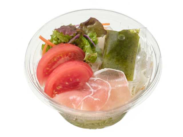 セブンイレブン トマトと生ハムのバジルパスタサラダ