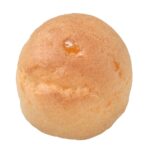 セブンイレブンのミルクムースシュー 八ヶ岳野辺山高原牛乳使用を比較する。税込価格：248円、カロリー：226kcal、1円あたりカロリー：0.91kcal/円、たんぱく質：4.2g、1円あたりたんぱく質：0.02g/円、脂質：16.6g、炭水化物：15g、糖質：14.9g、食物繊維：0.1g、食塩相当量：0.2g。牛乳の産地として知られる八ヶ岳野辺山高原牛乳を使用したミルクムースを、歯切れのよいシュー皮に詰め込みました。アレルギー：卵、乳、小麦。