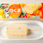 ローソンの丸永製菓 フルーツ盛りだくさん白くまバーを比較する。税込価格：173円。微細氷入りマンゴー風味のアイスと共にパインやクランベリーなど4種のフルーツを存分にお楽しみ頂けるアイスバーです。アレルギー：乳成分、ゼラチン。