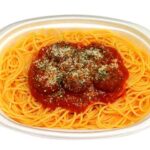 セブンイレブン 大盛 ミートボールのせトマトソースパスタ