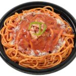 セブンイレブン ケチャップソースの山盛ナポリタン
