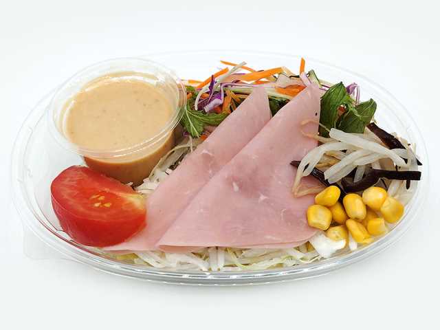 セブンイレブン サッポロビール園監修 ラーメンサラダ