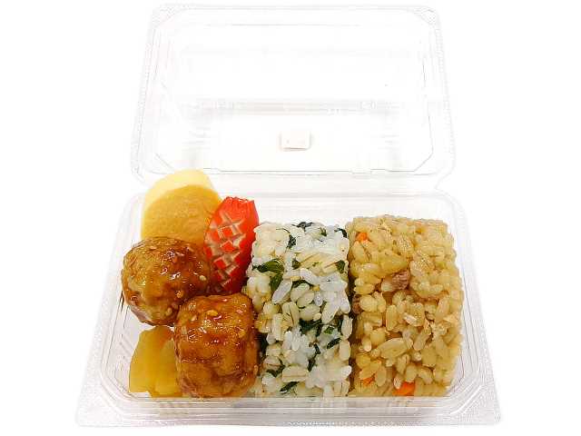 セブンイレブン もち麦おむすびセット しそわかめ・鶏めし