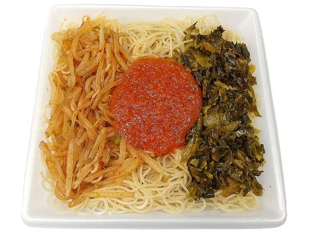 セブンイレブン 高菜とかねふく明太子の焼ビーフン