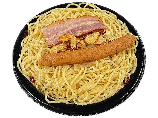 セブンイレブン 山盛パスタ ペペロンチーノ