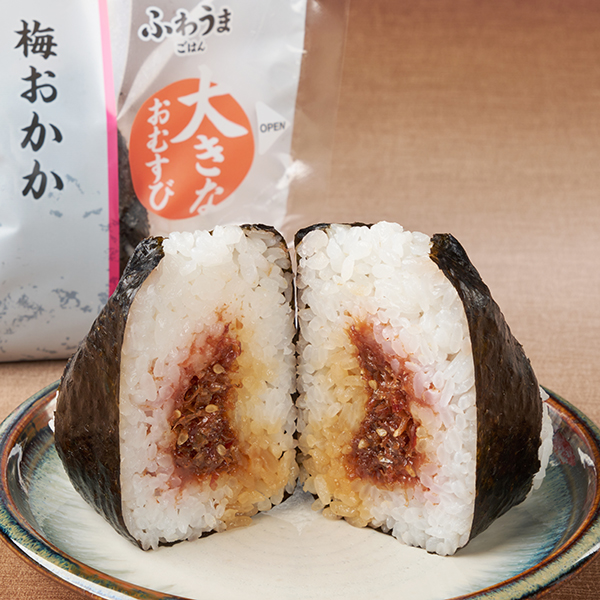 ファミリーマート 大きなおむすび 梅おかか