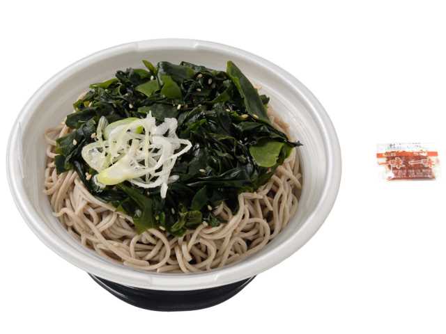 セブンイレブン 鰹香る旨みつゆ わかめそば 道産そば粉使用