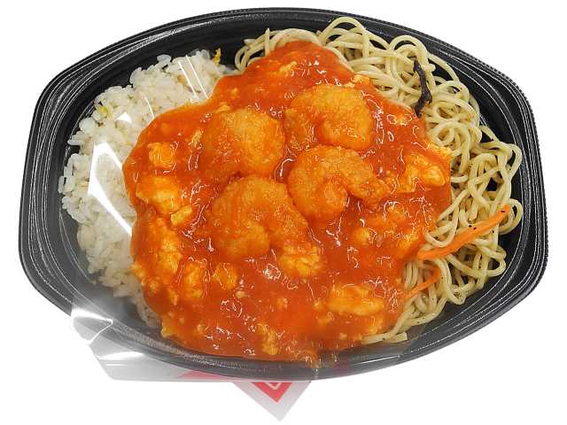 セブンイレブン 甘辛仕立てのエビチリチャーハン＆塩焼きそば