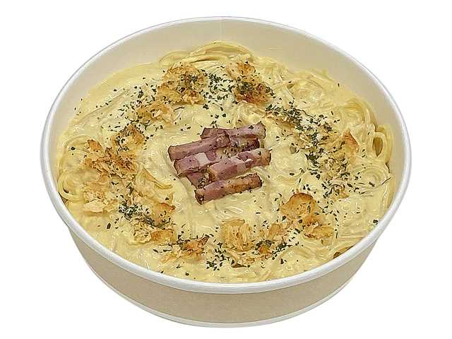 セブンイレブン 焦がしチーズのカルボナーラ