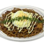 セブンイレブン 目玉焼き入りソース焼そばイカ天のせ