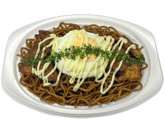 セブンイレブン 目玉焼き入りソース焼そばイカ天のせ