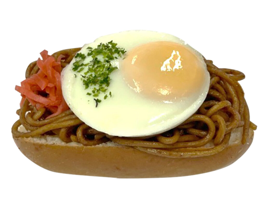 セブンイレブン 具コッペ（焼きそば×目玉焼き）