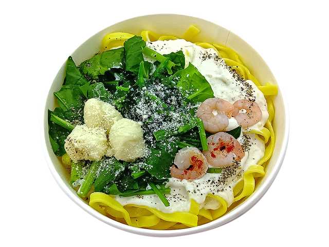 セブンイレブン 生パスタ 濃厚クリームとチーズソース