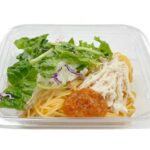 セブンイレブン 蒸し鶏と明太クリームソースのパスタサラダ