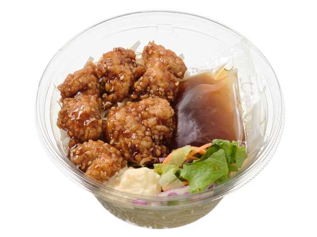 セブンイレブン 甘辛鶏唐揚げのパスタサラダ