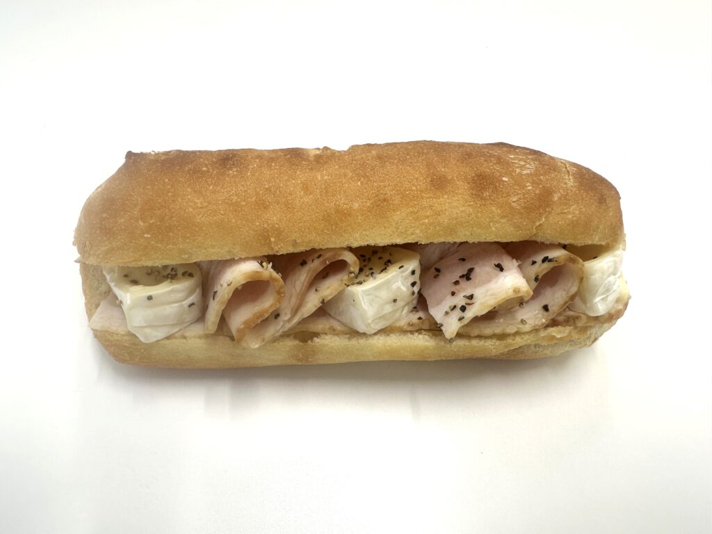 セブンイレブン バゲット ベーコン＆カマンベール