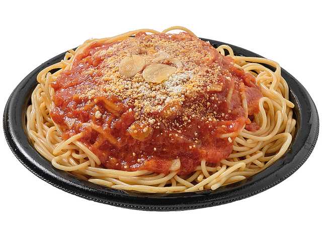 セブンイレブン ガーリックトマトソースの山盛パスタ